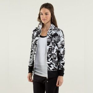 Lululemon Calm & Cozy Jacket -Brisk Bloom Black White / White / Black